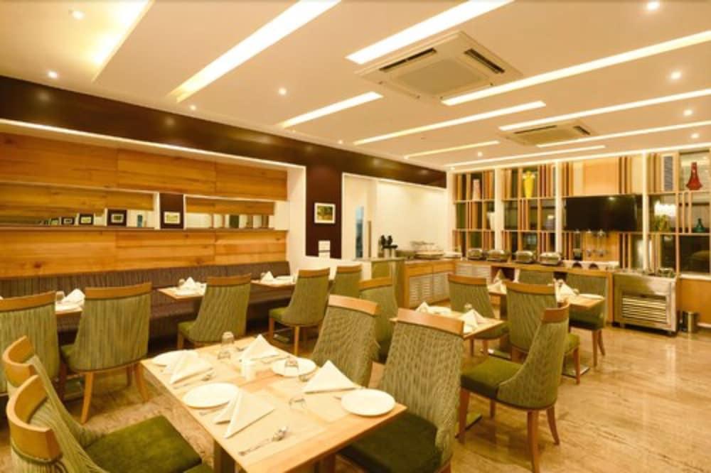 Hotel Gcc North Side Mira-Bhayandar Zewnętrze zdjęcie