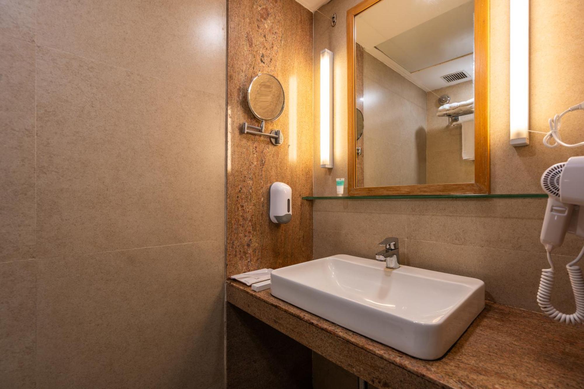 Hotel Gcc North Side Mira-Bhayandar Zewnętrze zdjęcie