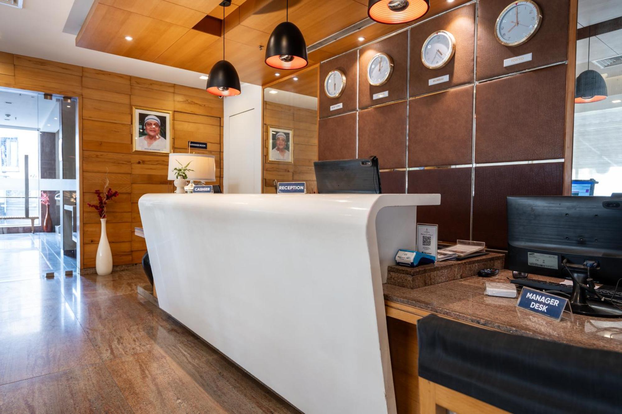 Hotel Gcc North Side Mira-Bhayandar Zewnętrze zdjęcie